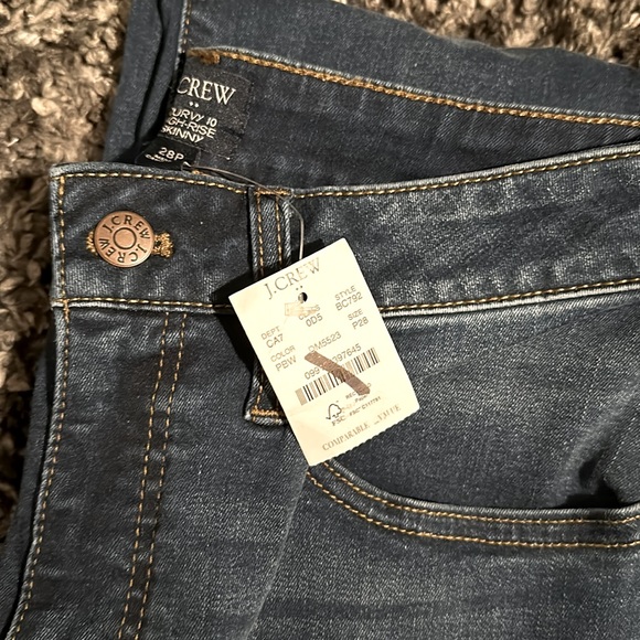 J. Crew Petite curvy 10" high-rise skinny jean in signature stretch - Picture 5 of 5